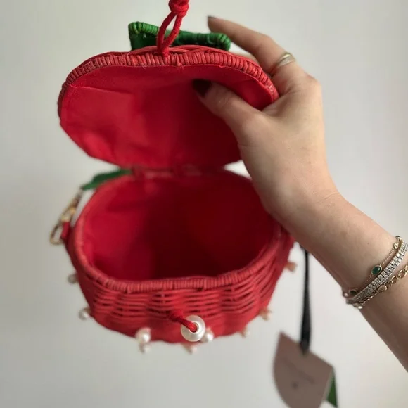 Kate Spade x Target Woven Strawberry Handbag NWT - Picture 7 of 7